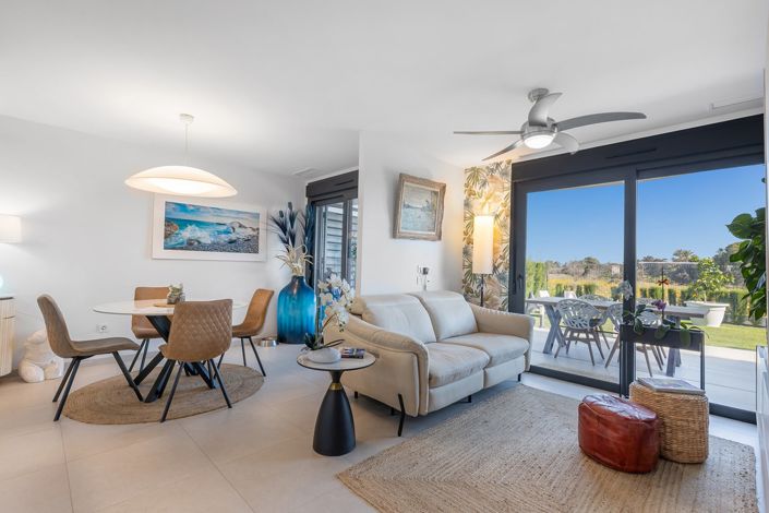 Image No.10-2 Bed Property for sale