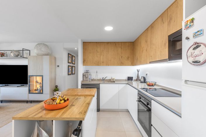 Image No.13-2 Bed Property for sale