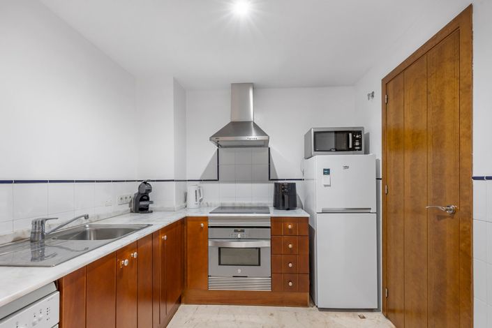 Image No.13-2 Bed Property for sale