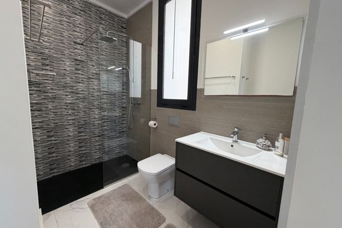 Image No.15-3 Bed Villa for sale