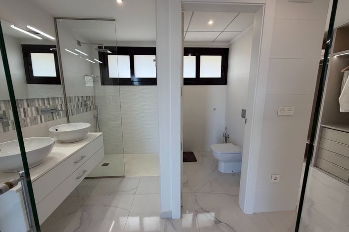 Image No.18-3 Bed Villa for sale