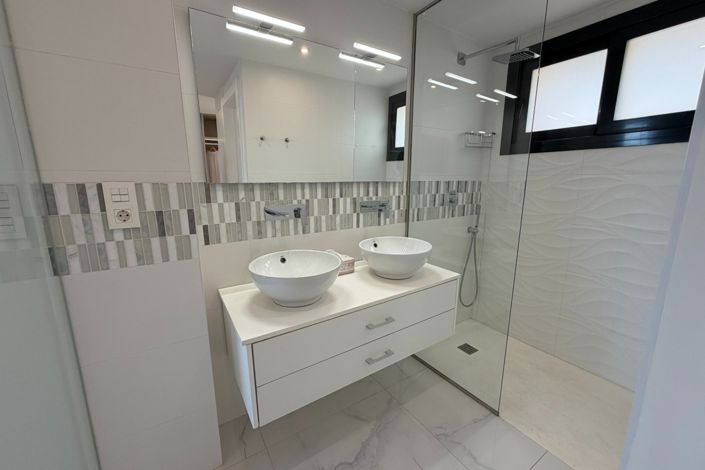 Image No.20-3 Bed Villa for sale