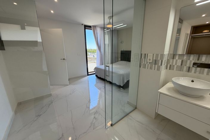 Image No.21-3 Bed Villa for sale