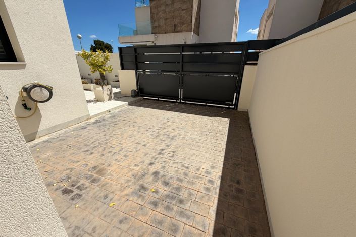 Image No.26-3 Bed Villa for sale