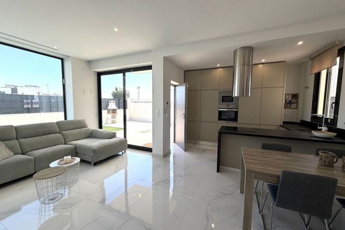 Image No.5-3 Bed Villa for sale