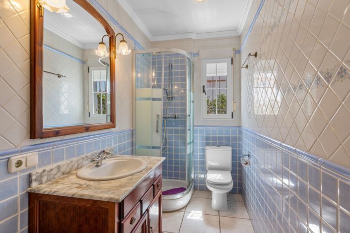 Image No.30-6 Bed Villa for sale