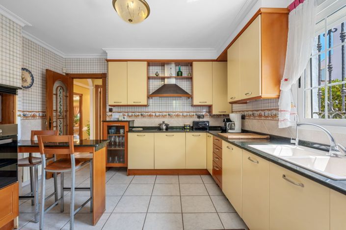 Image No.37-6 Bed Villa for sale