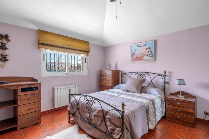 Image No.38-6 Bed Villa for sale