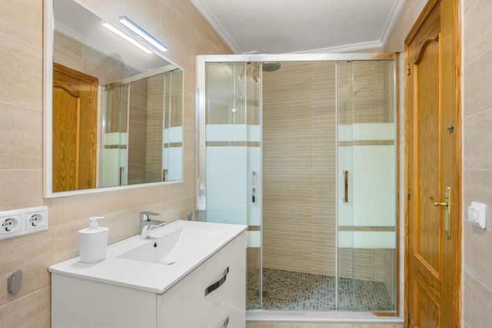 Image No.29-3 Bed Villa for sale