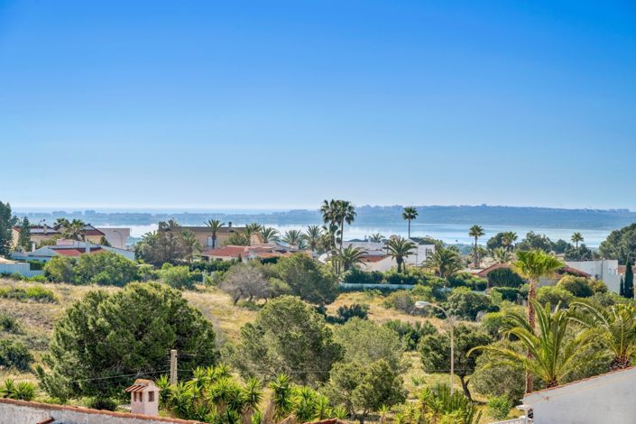 Image No.45-3 Bed Villa for sale