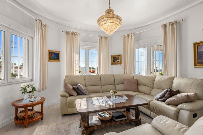 Image No.8-3 Bed Villa for sale