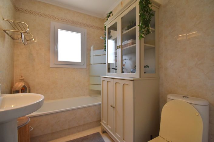 Image No.18-3 Bed Quad for sale