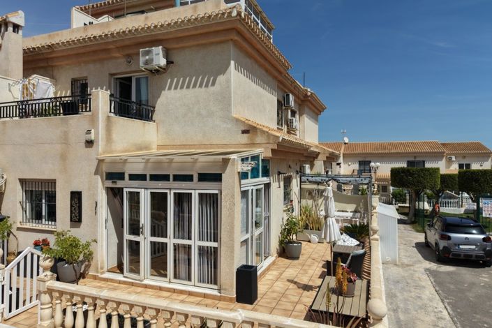 Image No.25-3 Bed Quad for sale
