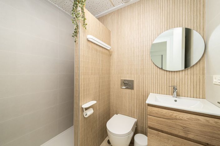 Image No.14-2 Bed Property for sale