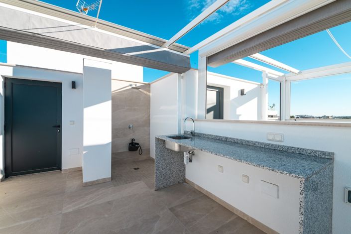 Image No.25-2 Bed Property for sale