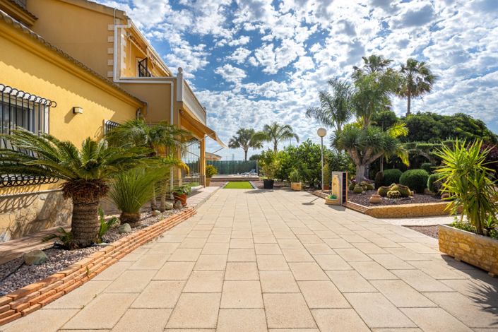 Image No.46-5 Bed Villa for sale