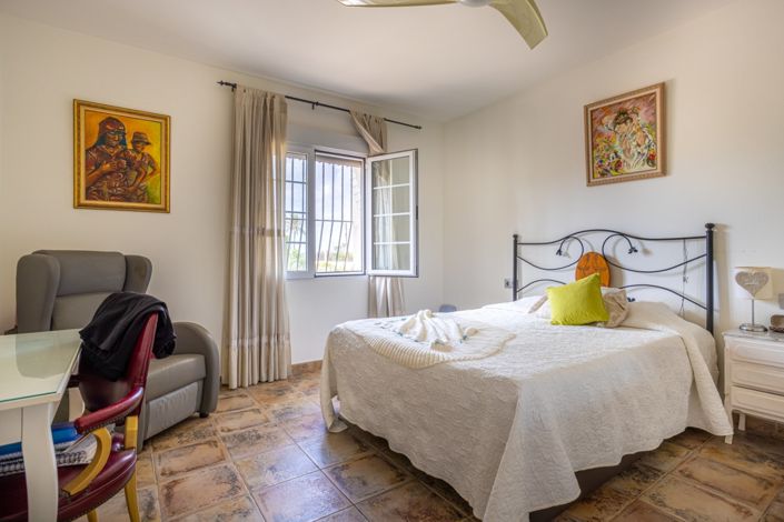 Image No.8-5 Bed Villa for sale