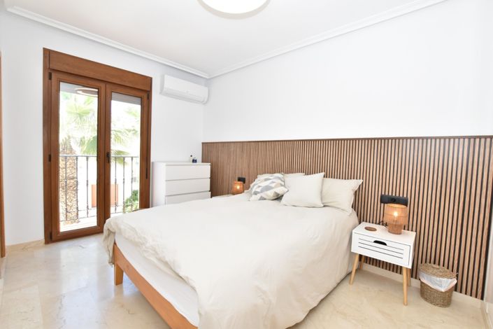 Image No.21-2 Bed Property for sale
