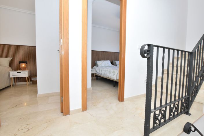 Image No.25-2 Bed Property for sale