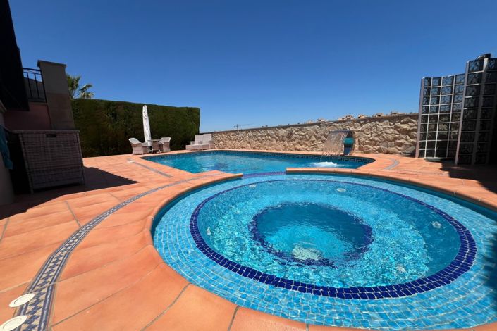 Image No.2-3 Bed Villa for sale