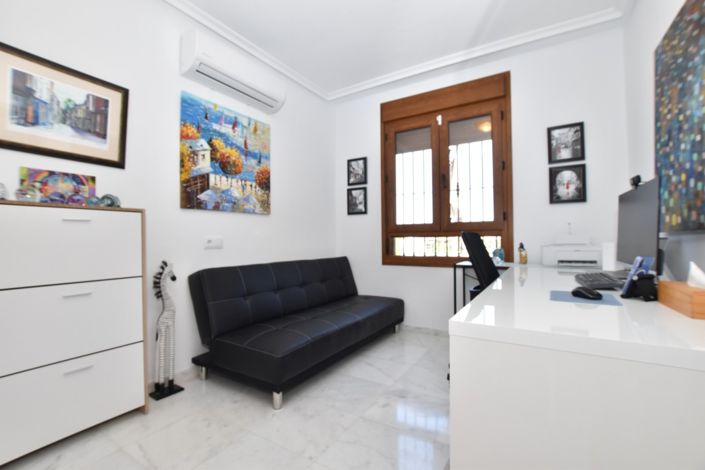 Image No.26-3 Bed Villa for sale