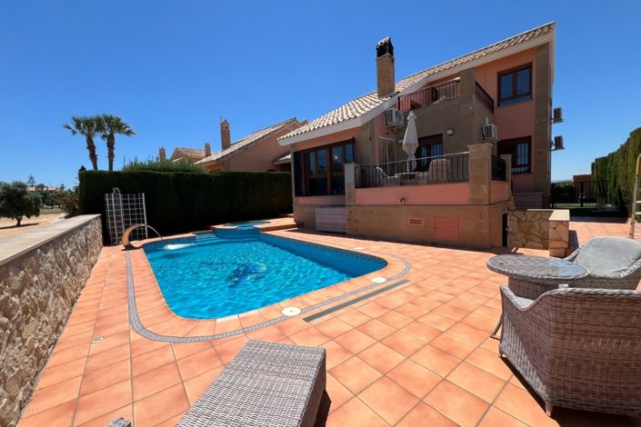 Image No.3-3 Bed Villa for sale