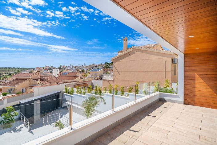 Image No.37-4 Bed Villa for sale