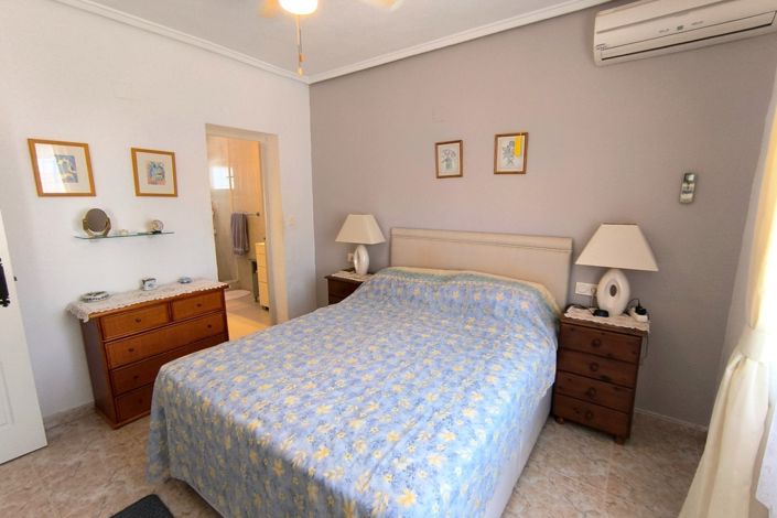 Image No.10-2 Bed Villa for sale
