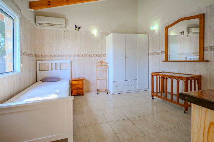 Image No.47-5 Bed Property for sale