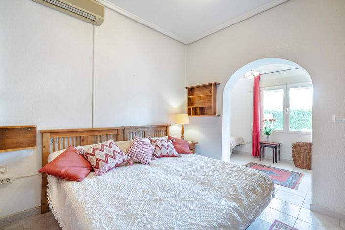 Image No.18-3 Bed Villa for sale
