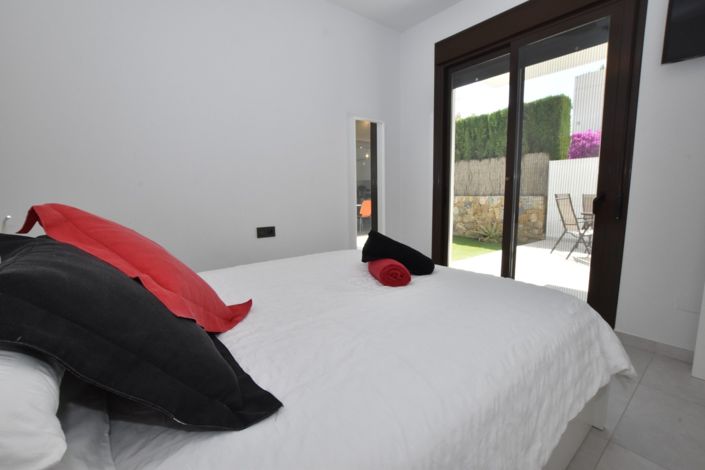 Image No.17-2 Bed Property for sale