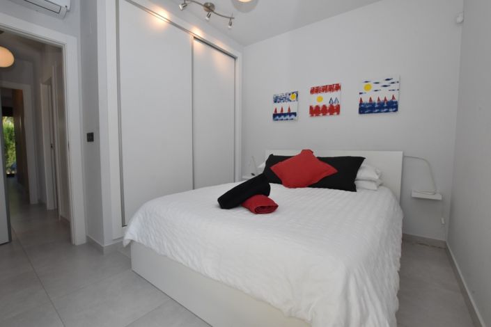 Image No.18-2 Bed Property for sale