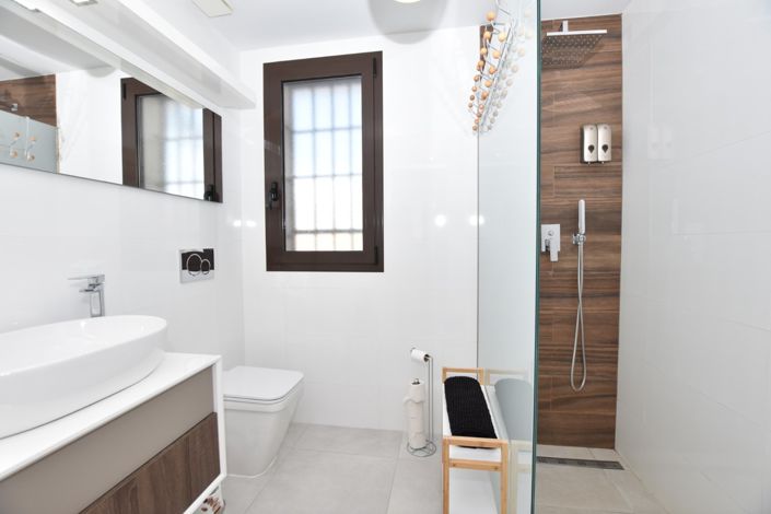 Image No.24-2 Bed Property for sale