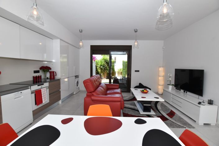 Image No.8-2 Bed Property for sale