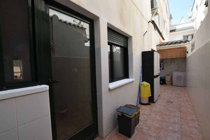 Image No.29-3 Bed Property for sale