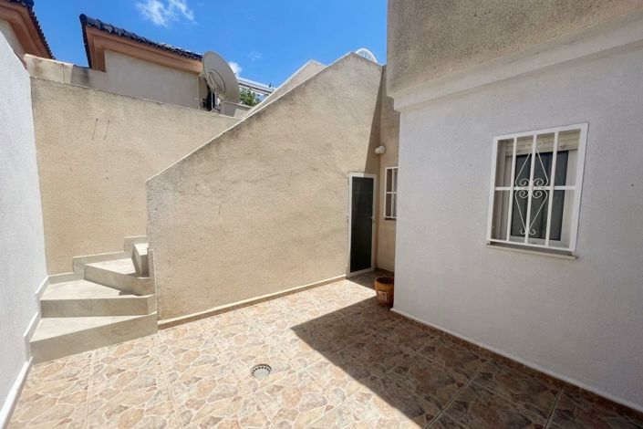 Image No.17-3 Bed Townhouse for sale