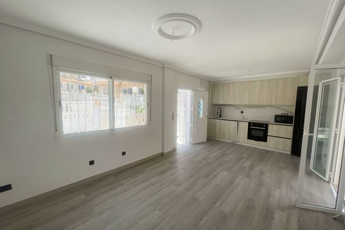 Image No.7-3 Bed Townhouse for sale