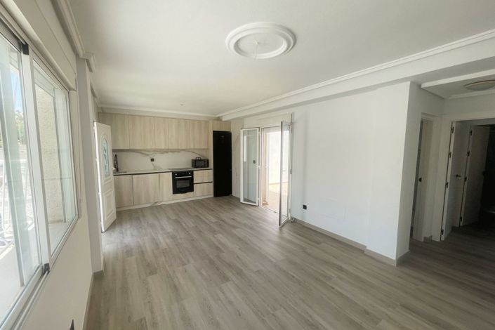 Image No.8-3 Bed Townhouse for sale