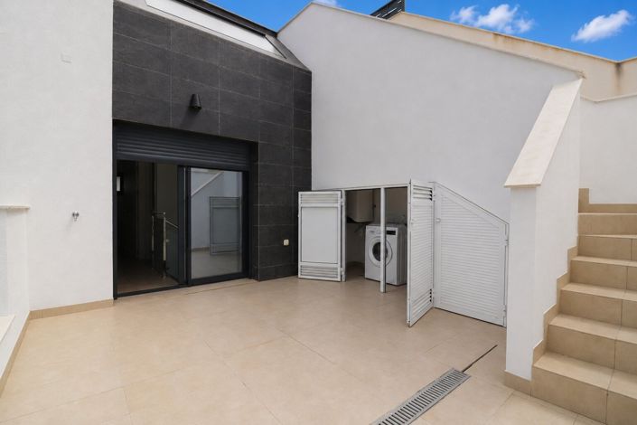 Image No.17-3 Bed Villa for sale