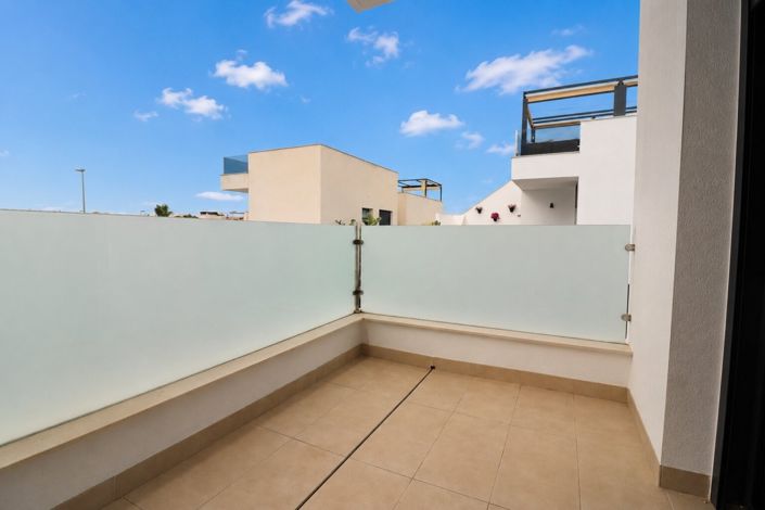 Image No.18-3 Bed Villa for sale
