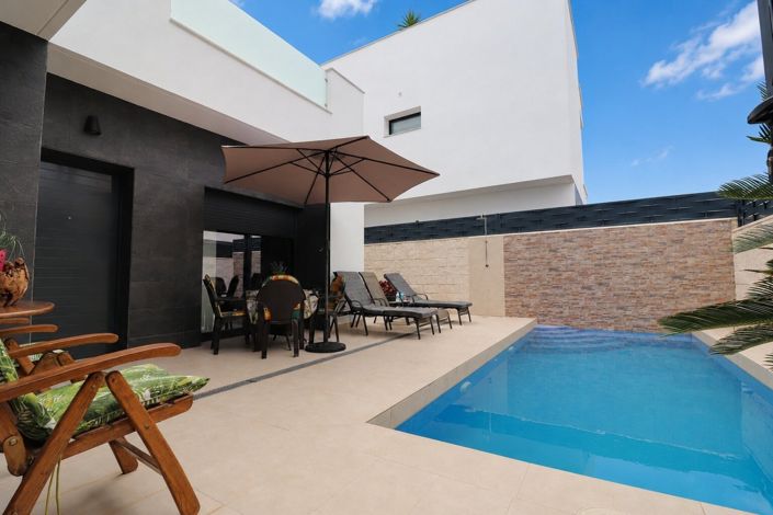 Image No.22-3 Bed Villa for sale