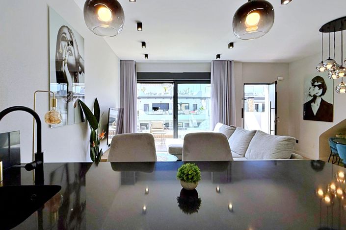 Image No.11-2 Bed Property for sale