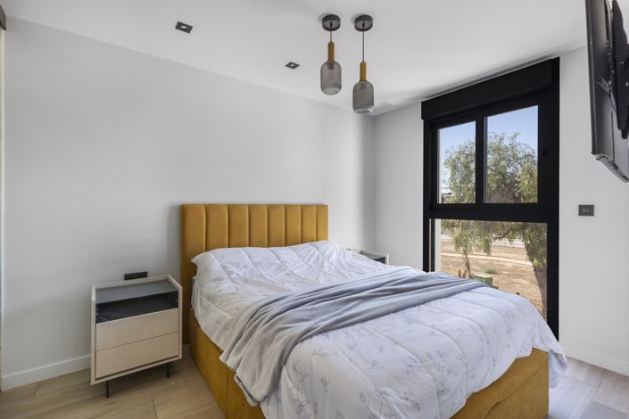 Image No.16-2 Bed Property for sale