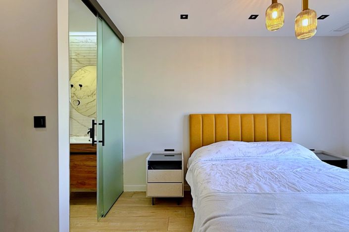 Image No.17-2 Bed Property for sale