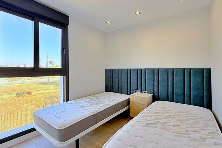Image No.24-2 Bed Property for sale