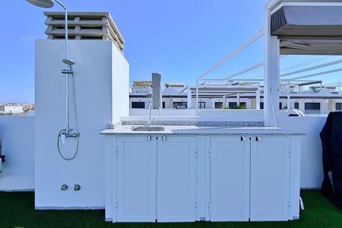Image No.32-2 Bed Property for sale