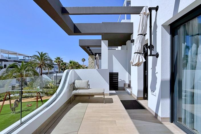 Image No.4-2 Bed Property for sale