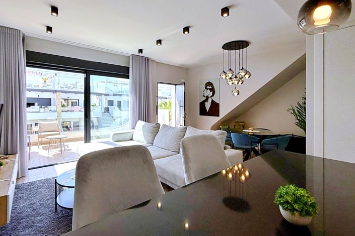 Image No.8-2 Bed Property for sale