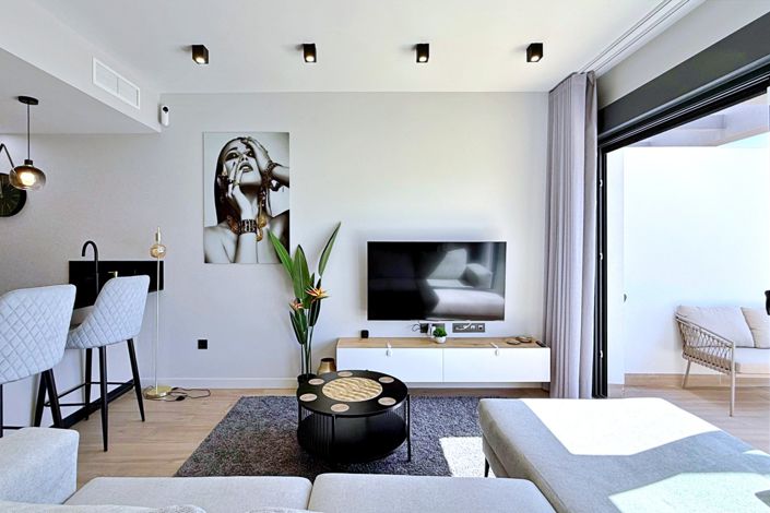 Image No.9-2 Bed Property for sale