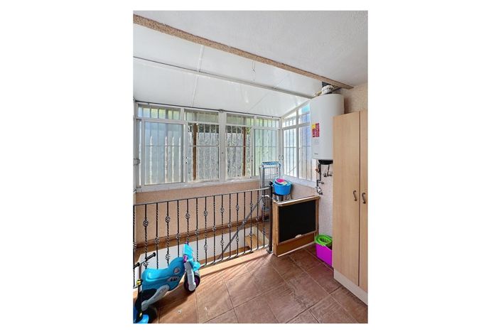 Image No.11-3 Bed Townhouse for sale